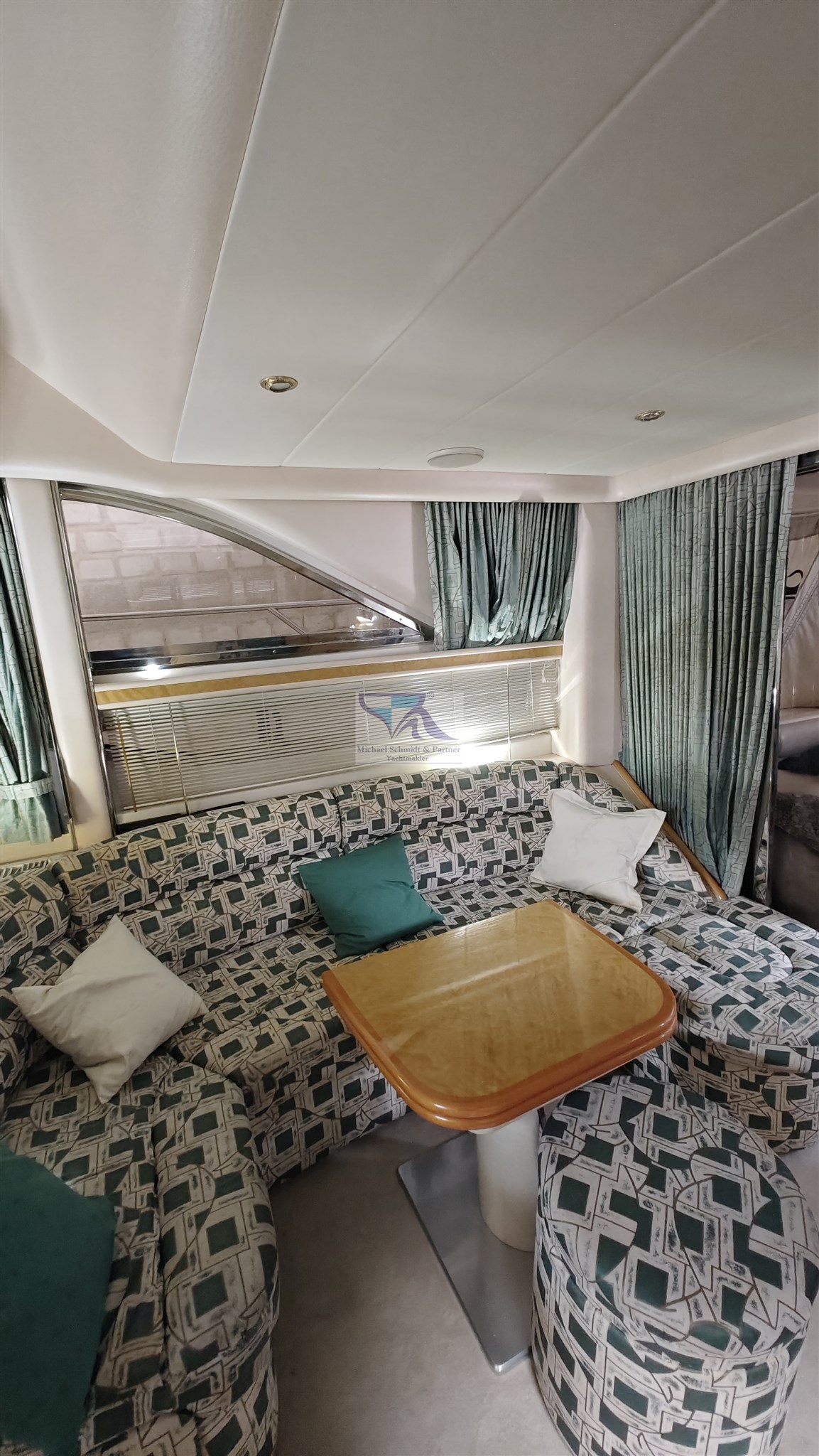 Thumbnail von Princess Yachts Princess 420 Fly