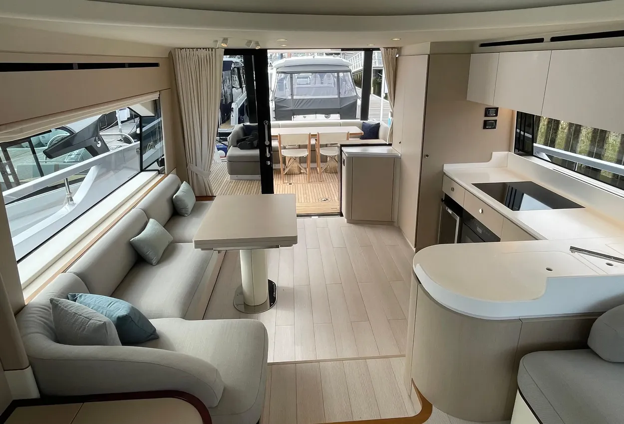 Thumbnail von Azimut 68