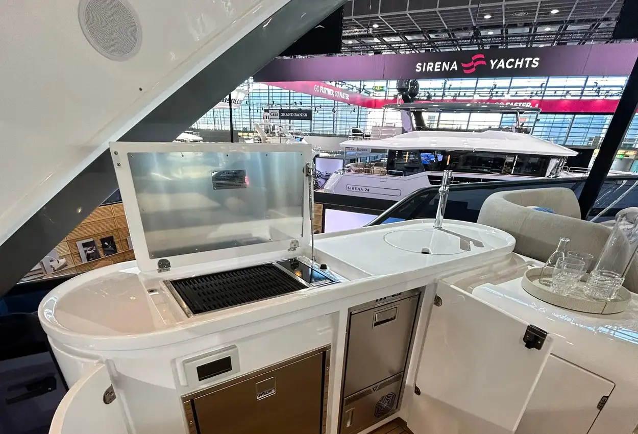 Thumbnail von Azimut 68