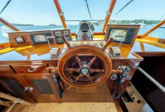 Thumbnail von Trumpy 	Fantail Houseboat BERNADETTE