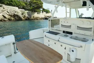 Thumbnail von Boston Whaler 370 Outrage EXPLORER II