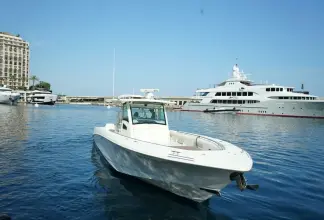 Thumbnail von Boston Whaler 370 Outrage EXPLORER II