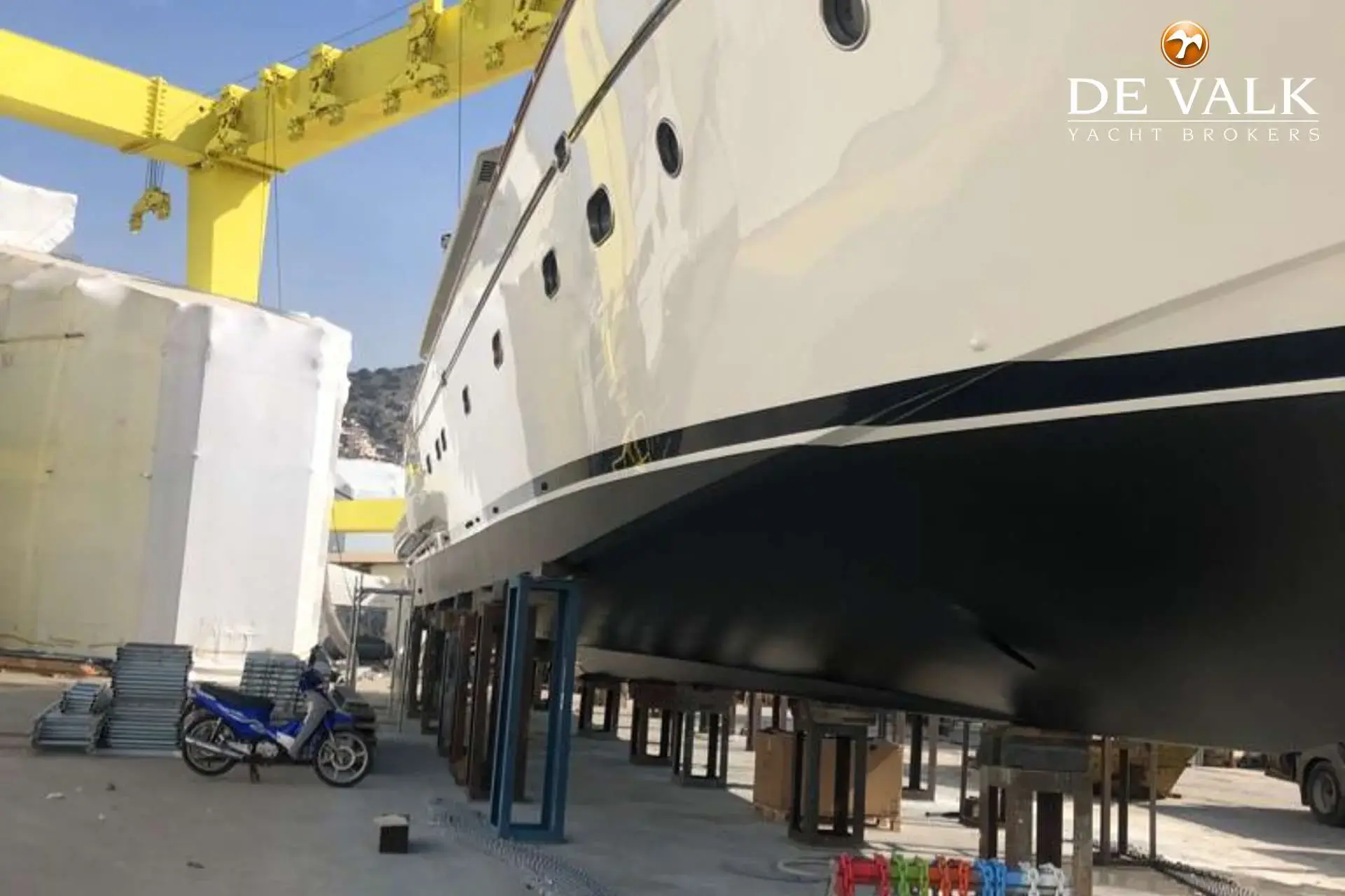 Thumbnail von Falcon 100