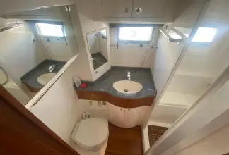 Thumbnail von Trader 42 Kukup Lady