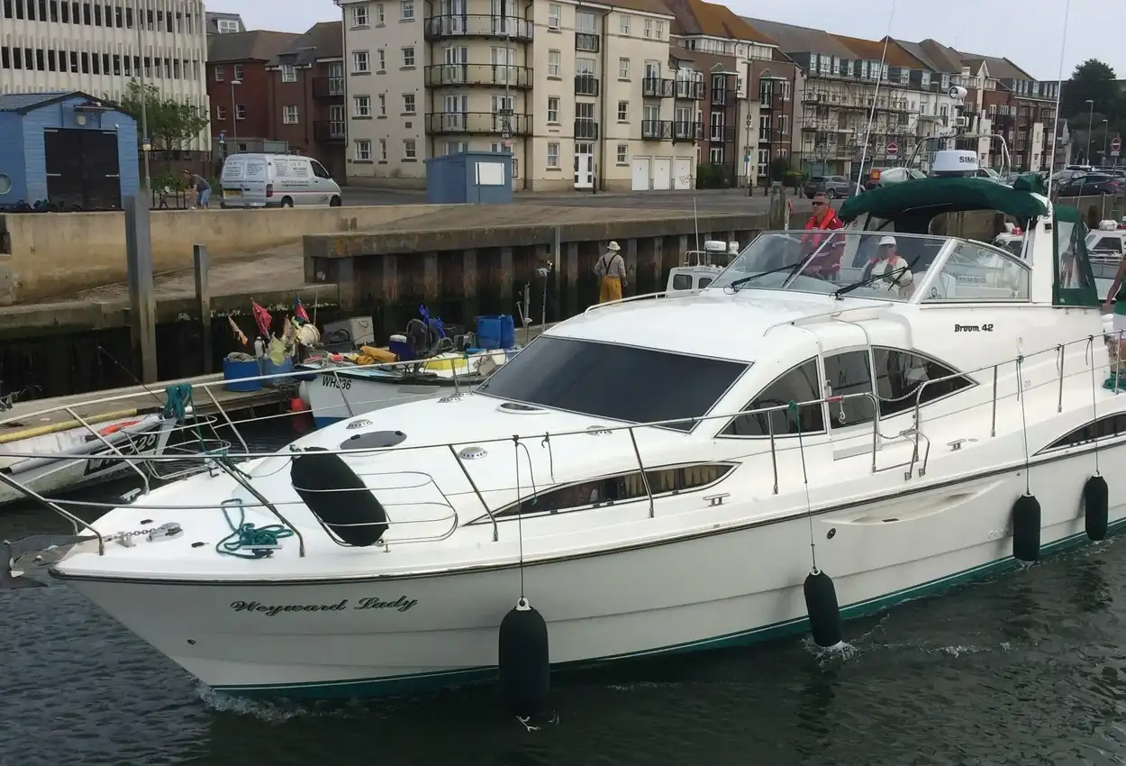 Broom 42 Cl Weyward Lady