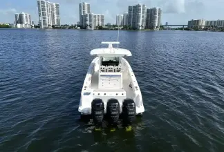 Thumbnail von Boston Whaler 350 Outrage T/T HANNAH