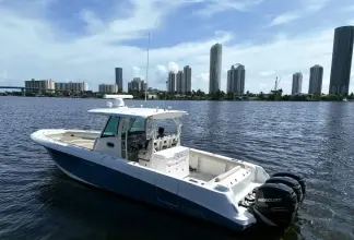 Thumbnail von Boston Whaler 350 Outrage T/T HANNAH