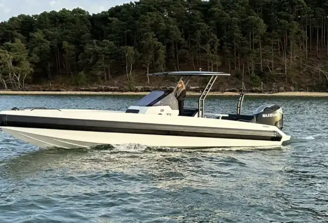 Iron Boats 827 T-Top