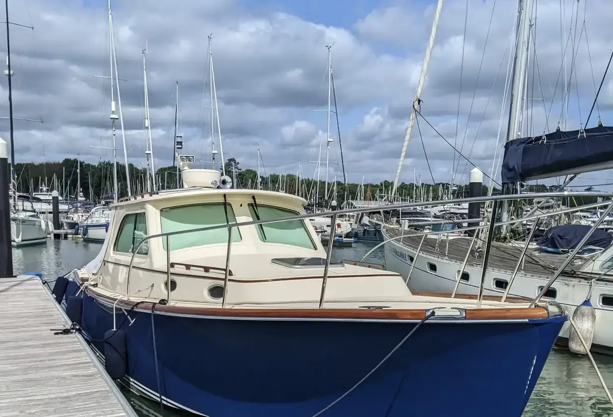 Hinckley Picnic Boat 36 Bubbles