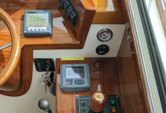 Thumbnail von Hinckley Picnic Boat 36 Bubbles