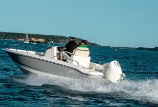 Thumbnail von Boston Whaler 220 Dauntless