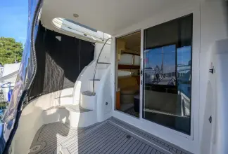 Thumbnail von Meridian 341 Sedan