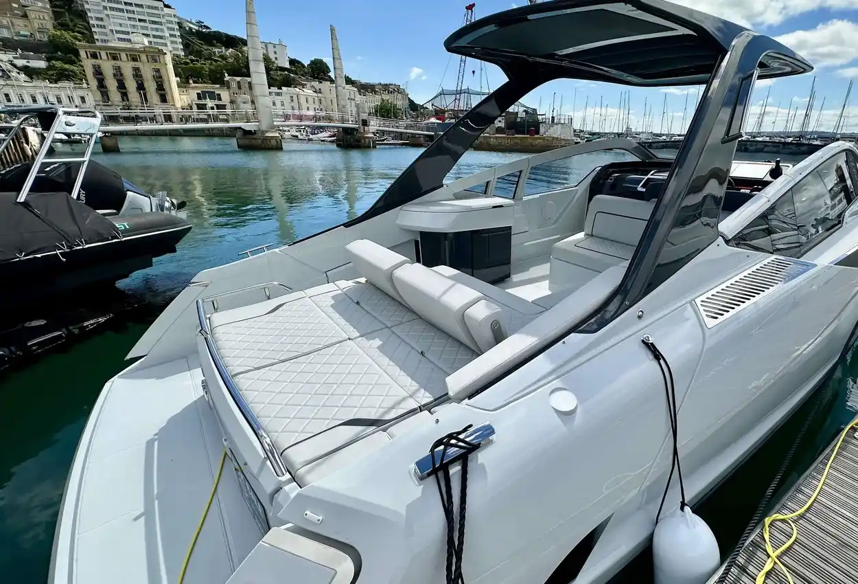 Thumbnail von Fairline F Line 33