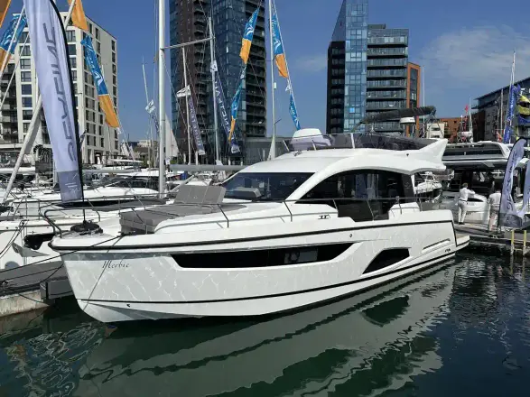 Sealine F430 3 Kabinenlayout