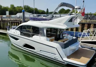 Thumbnail von Sealine F430 Raymarine navigation suite