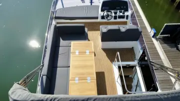 Thumbnail von Sealine F430 Raymarine navigation suite