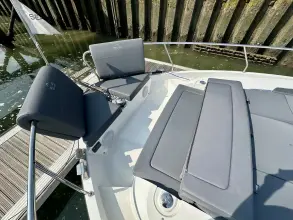 Thumbnail von Sealine F430 Raymarine navigation suite