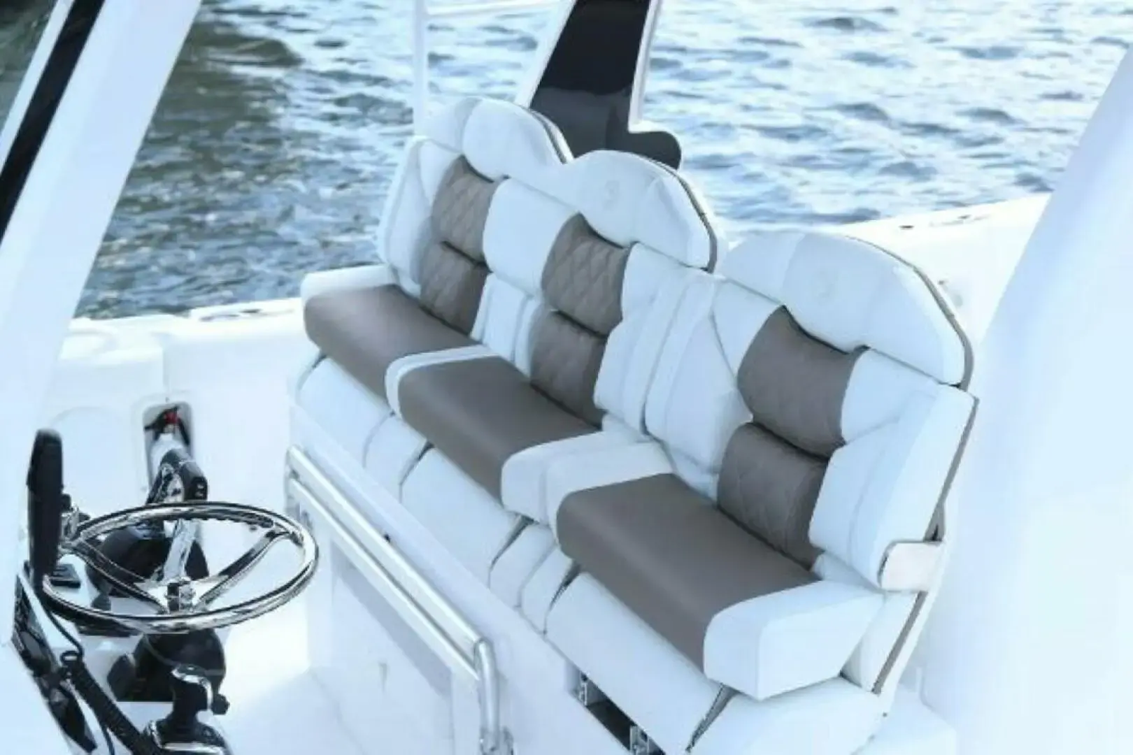 Thumbnail von Edgewater 370 CC