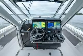 Thumbnail von Pursuit S 428 FIERO 3