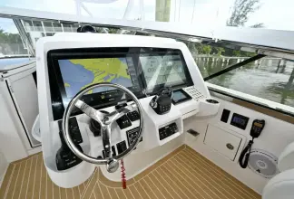 Thumbnail von Intrepid 475 Sport Yacht