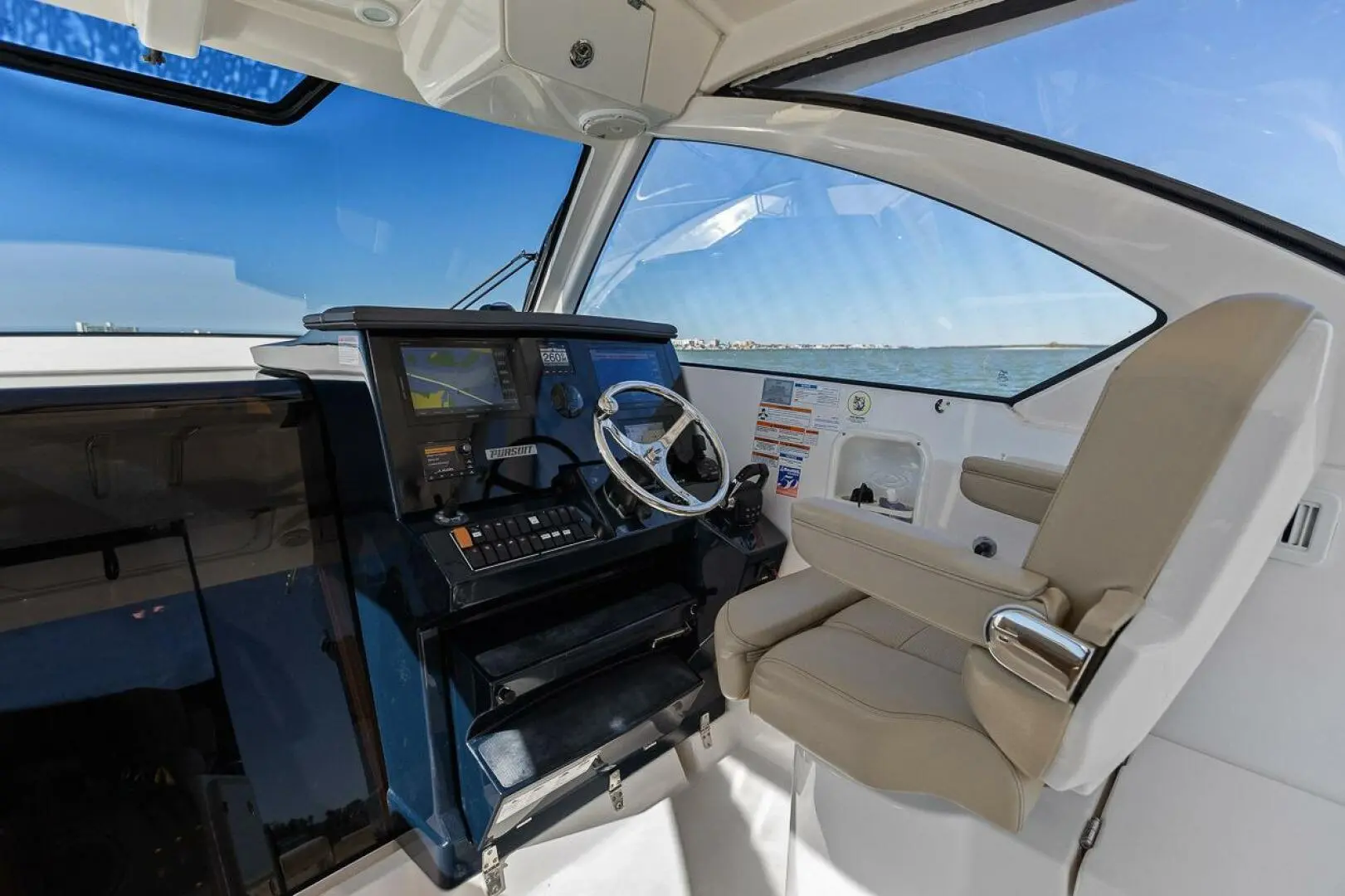 Thumbnail von Pursuit OS 355