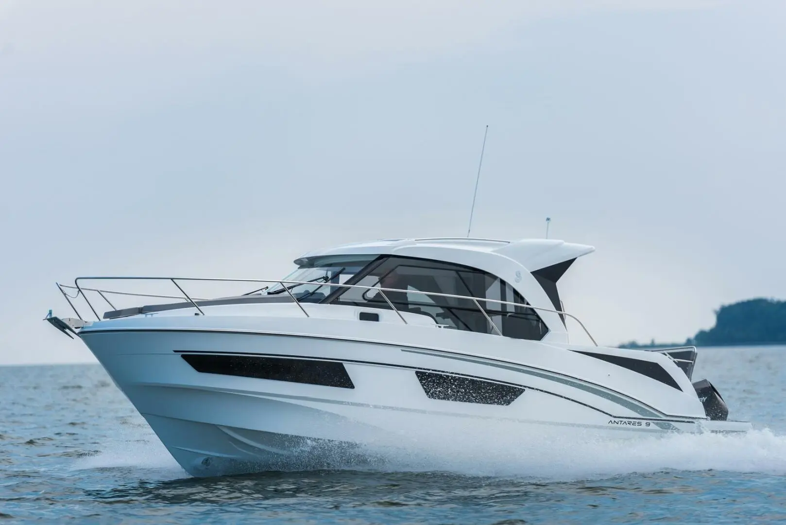 Beneteau Antares 9