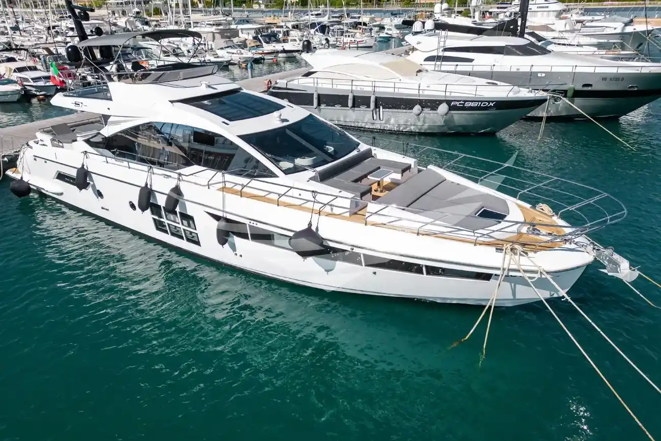 Thumbnail von Azimut S7