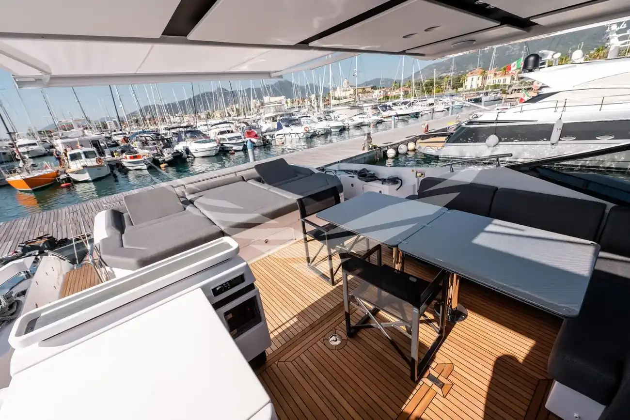 Thumbnail von Azimut S7