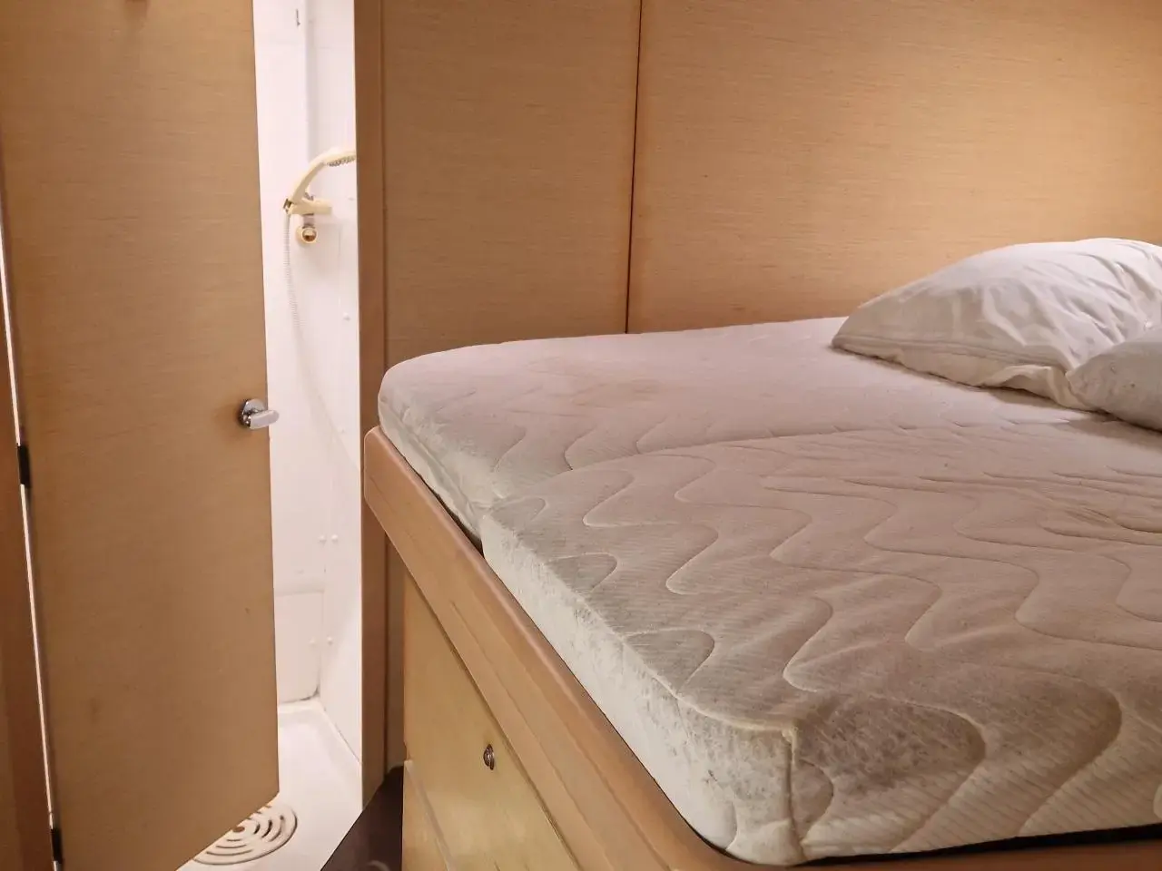 Thumbnail von Lagoon 421 BULLE