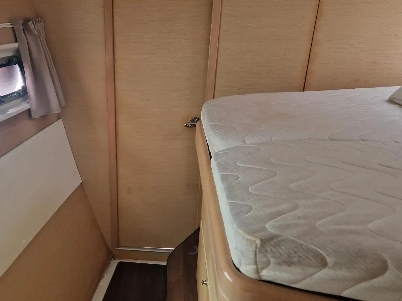 Thumbnail von Lagoon 421 BULLE