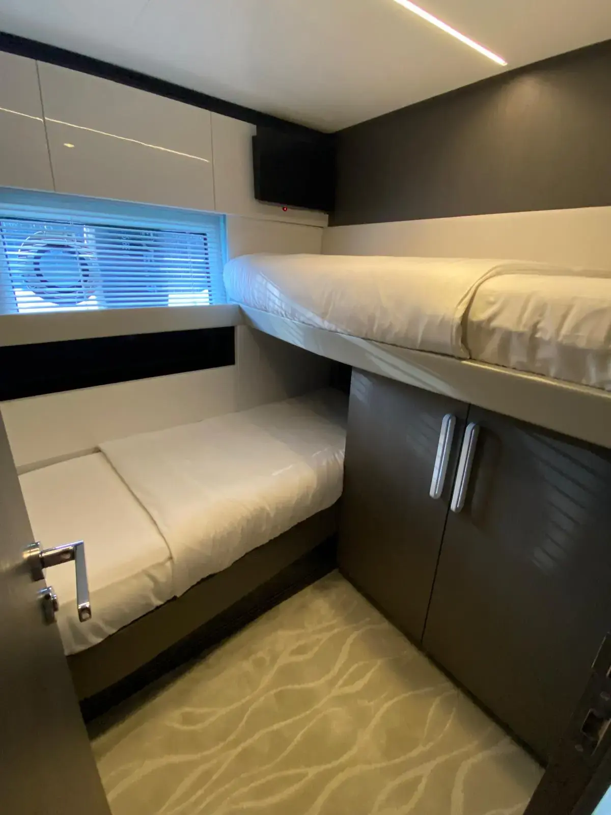 Thumbnail von Azimut S7