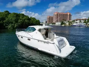 Thumbnail von Tiara Yachts 3900 Sovran