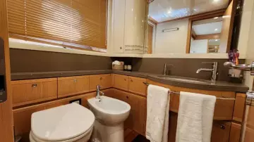 Thumbnail von Ferretti Yachts 830