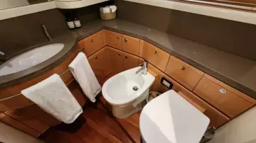 Thumbnail von Ferretti Yachts 830