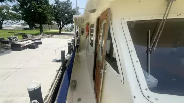 Thumbnail von Trader Med Yacht w- Cockpit Island Angel