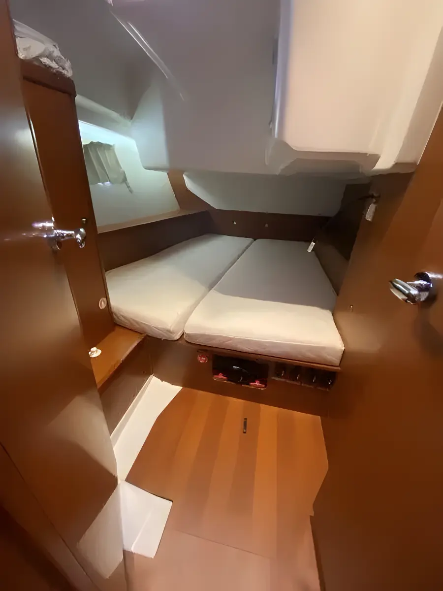 Thumbnail von Beneteau Oceanis 45