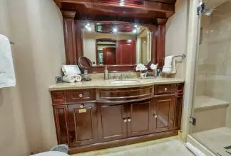 Thumbnail von Trinity Yachts Tri-Deck NICOLE EVELYN