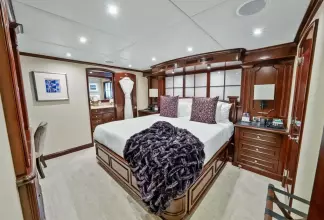 Thumbnail von Trinity Yachts Tri-Deck NICOLE EVELYN