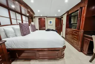 Thumbnail von Trinity Yachts Tri-Deck NICOLE EVELYN