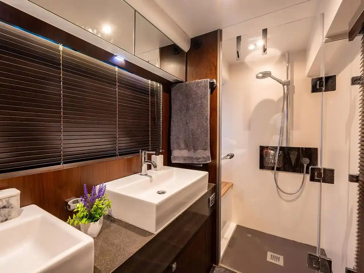 Thumbnail von Fairline Squadron 65 LANA