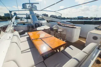 Thumbnail von Palmer Johnson Raised Pilot House INVICTUS