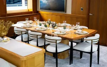 Thumbnail von Palmer Johnson Raised Pilot House INVICTUS