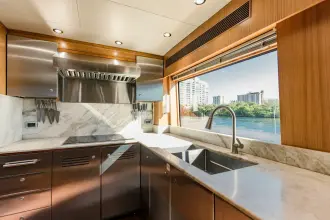 Thumbnail von Palmer Johnson Raised Pilot House INVICTUS