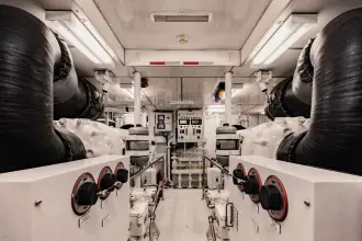 Thumbnail von Palmer Johnson Raised Pilot House INVICTUS