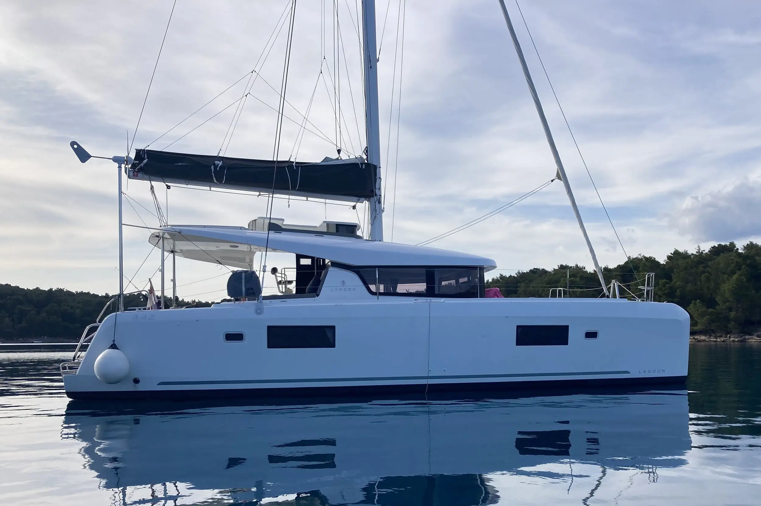 Lagoon 42