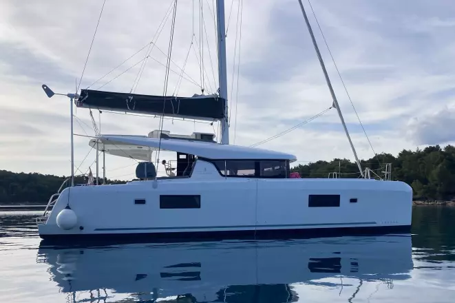 Lagoon 42