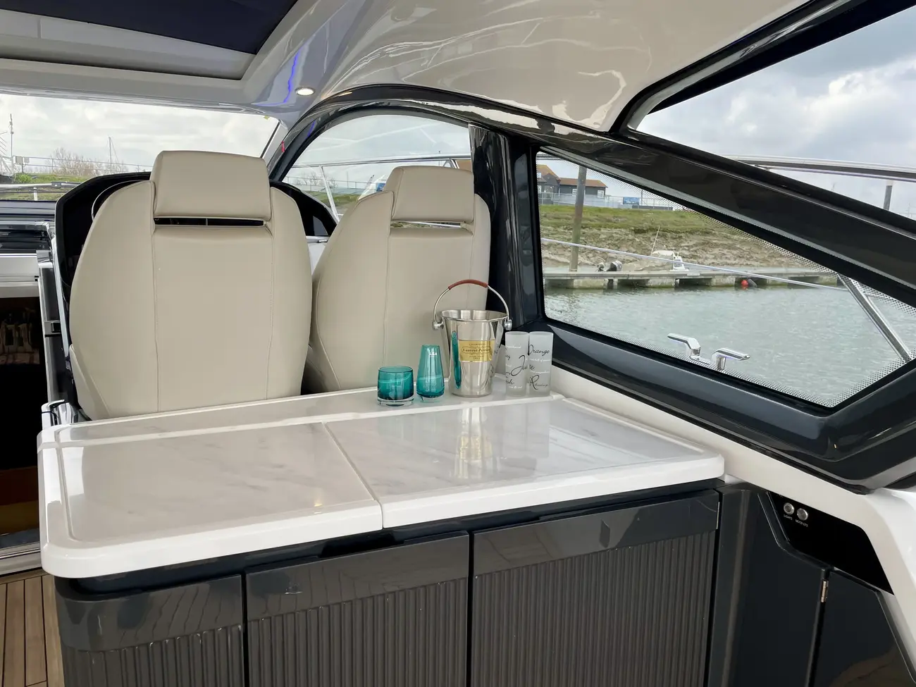 Thumbnail von Fairline Targa 40