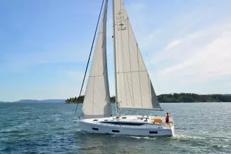 Thumbnail von Bavaria C42 STOCK BOAT