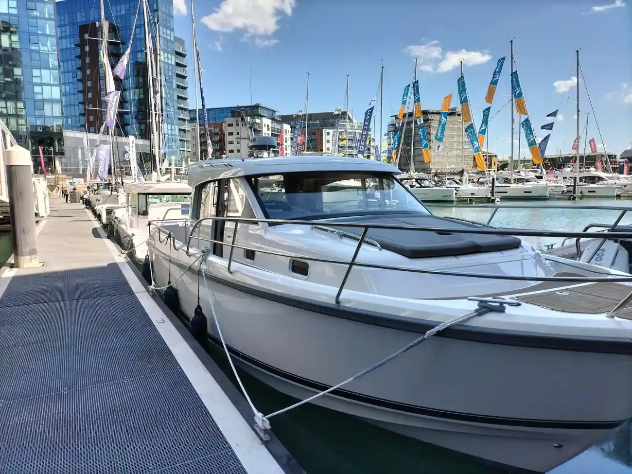 Thumbnail von Nimbus 365 Coupe