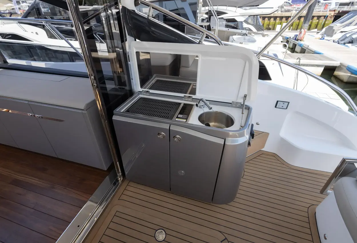 Thumbnail von Princess V50 3 CABIN DECK VERSION